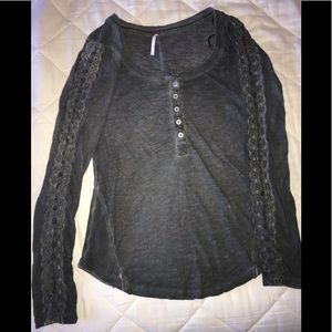 Cotton scoop neck fitted shirt